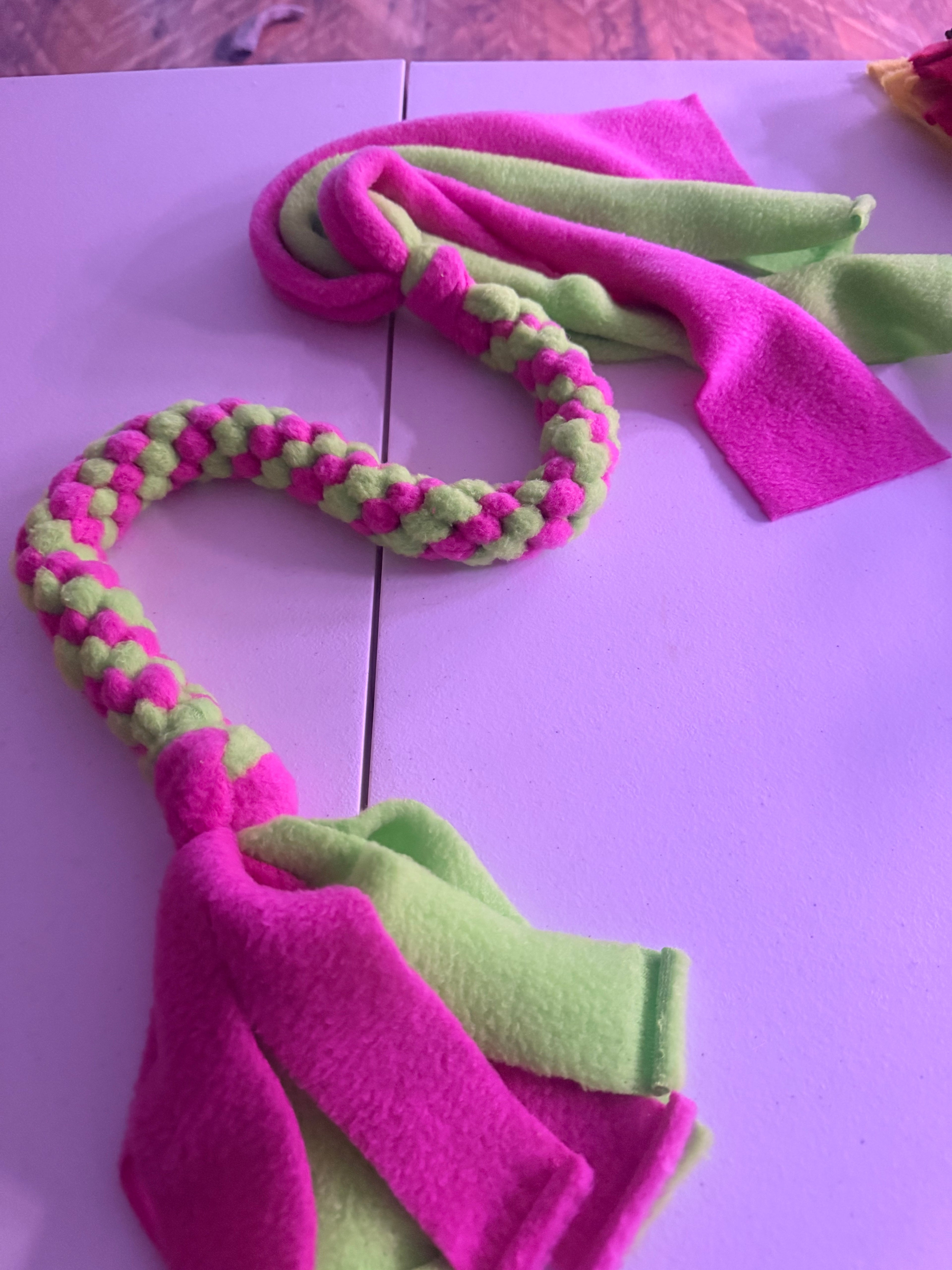 Fleece Tug  - XL